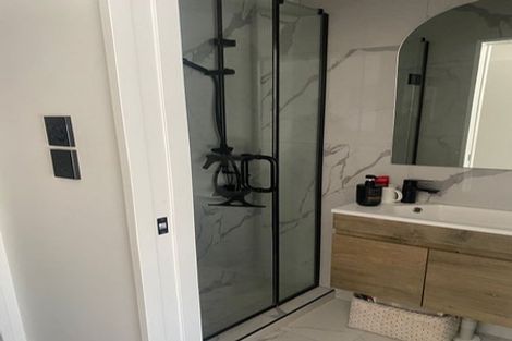 Photo of property in 2/2 Anthony Place, Pakuranga, Auckland, 2010