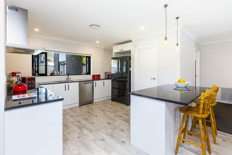 Photo of property in 17 Gilruth Road, Wallaceville, Upper Hutt, 5018