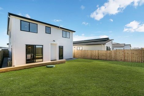 Photo of property in 9 Woven Place, Karaka, Papakura, 2113