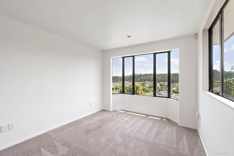 Photo of property in 27 Henry Partington Place, Greenhithe, Auckland, 0632