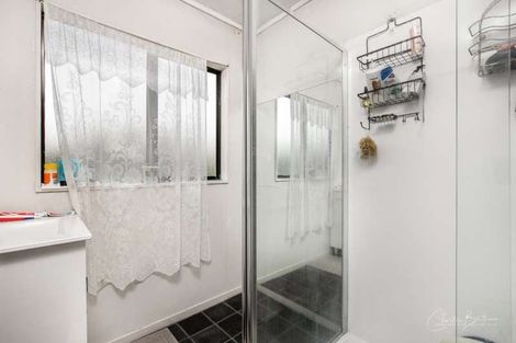 Photo of property in 2/20 Eulogy Place, Randwick Park, Auckland, 2105