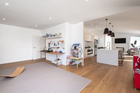 Photo of property in 140 Amesbury Drive, Churton Park, Wellington, 6037