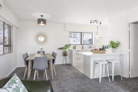 Photo of property in 1b Pleasant Road, Glen Eden, Auckland, 0602