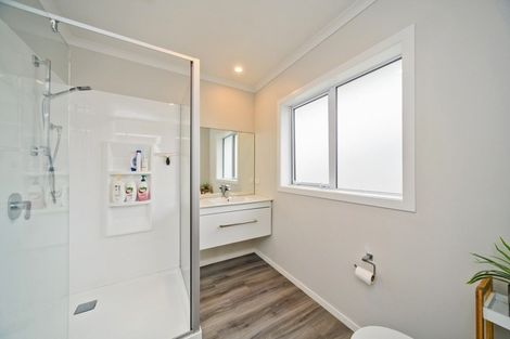 Photo of property in 10 Gibraltar Way, Fitzherbert, Palmerston North, 4410