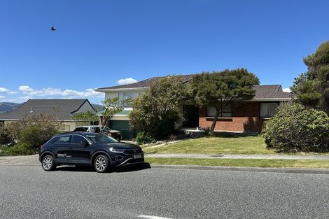 Photo of property in 17 Exploration Way, Whitby, Porirua, 5024