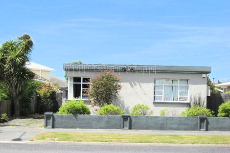 Photo of property in 387 Estuary Road, South New Brighton, Christchurch, 8062