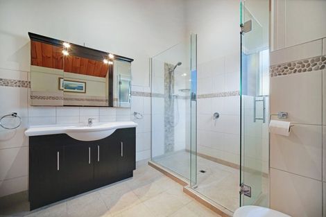 Photo of property in 13 Gilberd Place, Torbay, Auckland, 0630