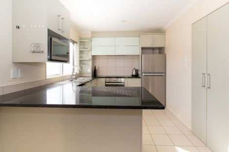 Photo of property in 59a Hewlett Road, Massey, Auckland, 0614