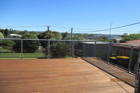 Photo of property in 77 Mcleod Road, Te Atatu South, Auckland, 0610