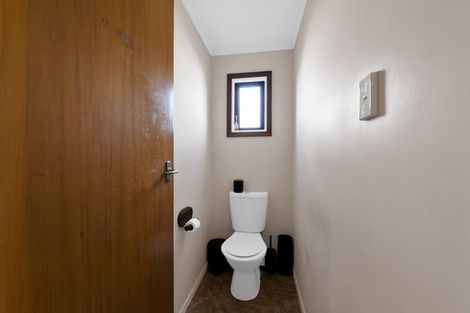Photo of property in 15 York Street, Eltham, 4322