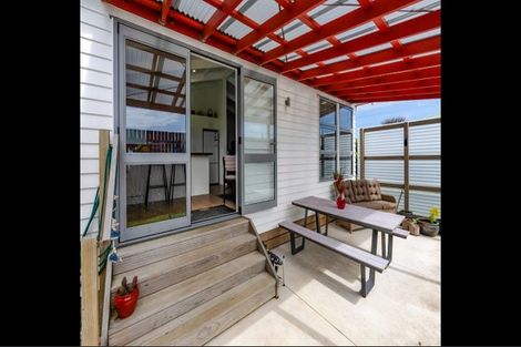Photo of property in 15 Tasman Street, Opunake, 4616
