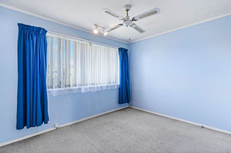 Photo of property in 1/12 Cresta Avenue, Beach Haven, Auckland, 0626