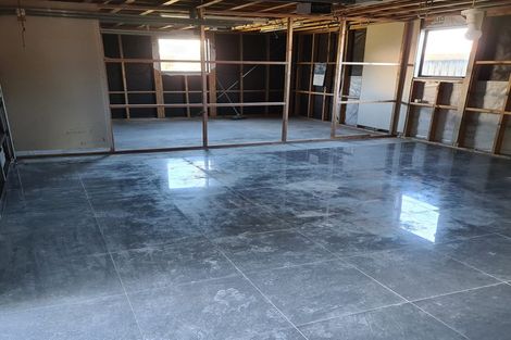 Photo of property in 17 Graeme Avenue, Mangere East, Auckland, 2024