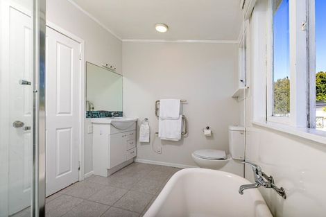 Photo of property in 47 Newington Road, Henderson, Auckland, 0612
