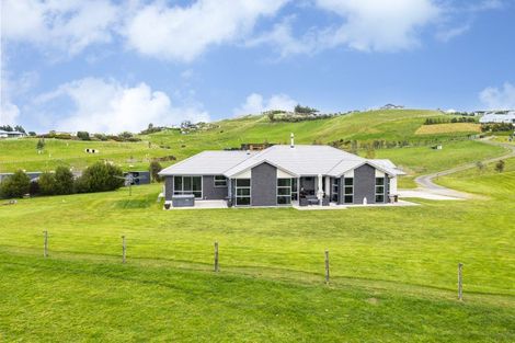 Photo of property in 52 Highlands Drive, Waipawa, 4210