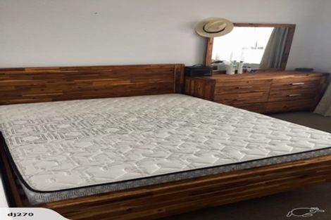 Photo of property in 41a Sunhaven Drive, Newlands, Wellington, 6037