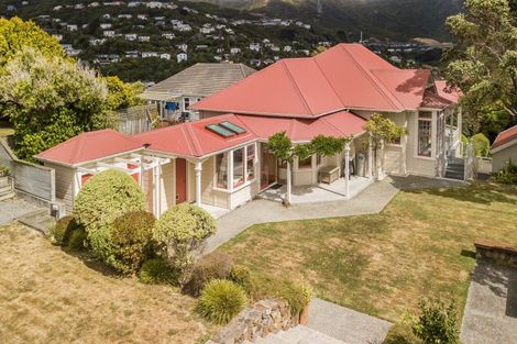 Photo of property in 11 Trelissick Crescent, Ngaio, Wellington, 6035