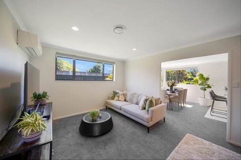 Photo of property in 17 Morewa Place, Takanini, 2112