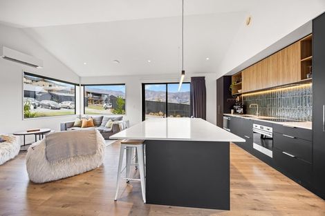 Photo of property in 14 Tomtit Crescent, Lake Hawea, 9382