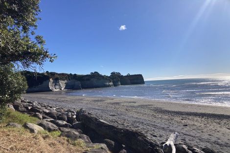 Photo of property in 91 Seventh Avenue, Urenui, 4377