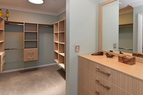 Photo of property in 5 Hinau Street, New Lynn, Auckland, 0600