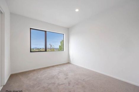 Photo of property in 6/9 Donovan Avenue, Massey, Auckland, 0614
