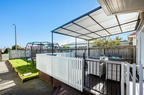 Photo of property in 13 Main Road, Titahi Bay, Porirua, 5022