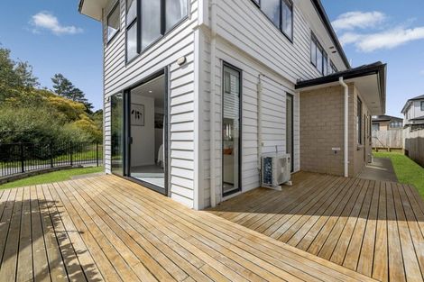 Photo of property in 9 Skanda Crescent, Flat Bush, Auckland, 2019