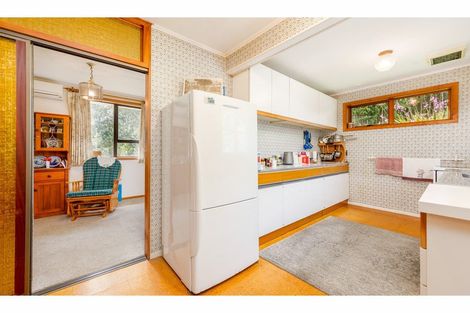 Photo of property in 48 Derwent Crescent, Titirangi, Auckland, 0604
