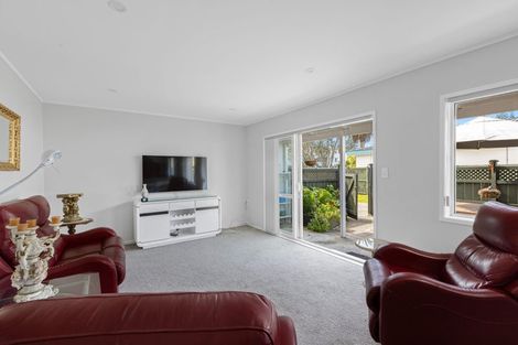 Photo of property in 2/8 Riverside Road, Orewa, 0931