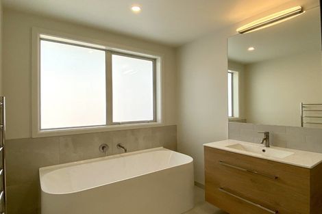 Photo of property in 28 Oyster Place, Omokoroa, 3114