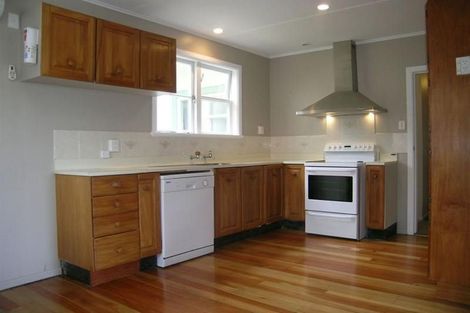 Photo of property in 40 Ruskin Road, Newlands, Wellington, 6037