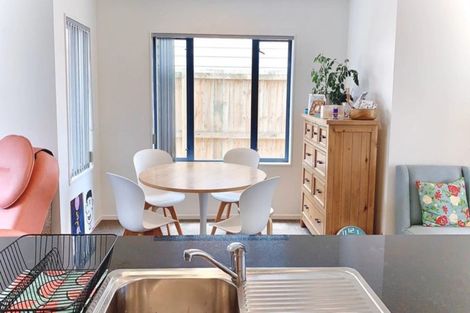 Photo of property in 37 Treestump Road, Takanini, 2112