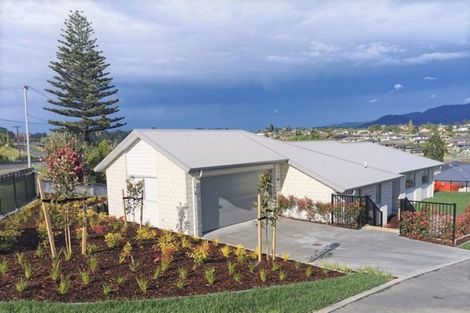 Photo of property in 1 Lomay Place, Te Puke, 3119