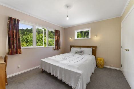 Photo of property in 33 Elmslie Road, Pinehaven, Upper Hutt, 5019