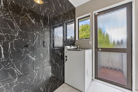 Photo of property in 2 Puketiro Drive, Feilding, 4702
