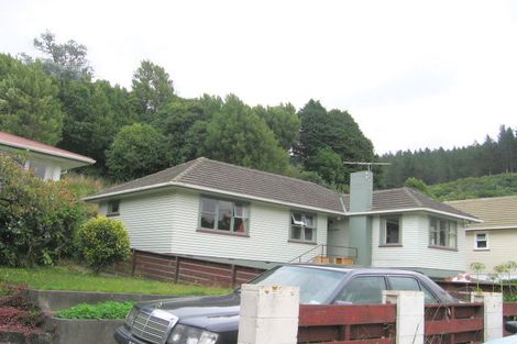 Photo of property in 49 Kiwi Crescent, Tawa, Wellington, 5028