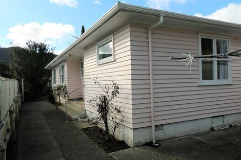 Photo of property in 59 Ebdentown Street, Ebdentown, Upper Hutt, 5018