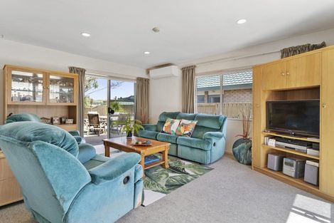 Photo of property in 35 Romana Crescent, Papamoa Beach, Papamoa, 3118