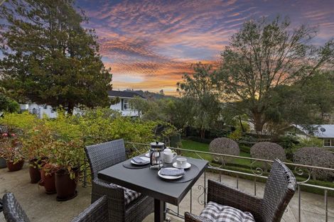 Photo of property in 4 Harewood Grove, Pinehaven, Upper Hutt, 5019