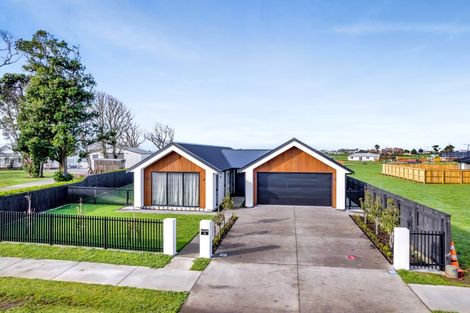 Photo of property in 74 Turuturu Road, Hawera, 4674