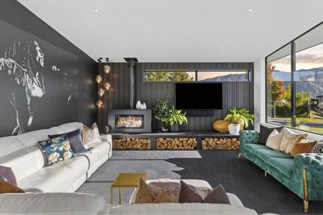 Photo of property in 7 Diamond Lane, Wanaka, 9305