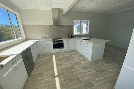 Photo of property in 14 John Road, Stanmore Bay, Whangaparaoa, 0932