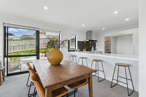 Photo of property in 35 Ballintoy Park Drive, Welcome Bay, Tauranga, 3175