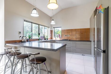 Photo of property in 201 Miromiro Road, Normandale, Lower Hutt, 5010