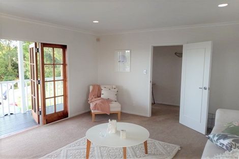 Photo of property in 9 Trosk Place, Waiuku, 2123