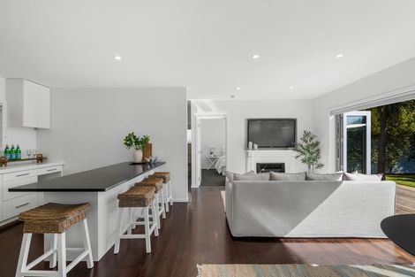 Photo of property in 14 Whitfield Street, Sumner, Christchurch, 8081