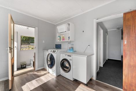 Photo of property in 6 Regents Grove, Richmond Heights, Taupo, 3330