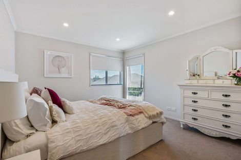 Photo of property in 5 Costa Viva Crescent, Karaka, Papakura, 2113