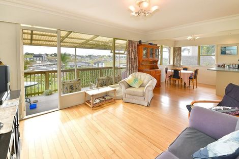 Photo of property in 14 Tawhana Crescent, Red Beach, 0932
